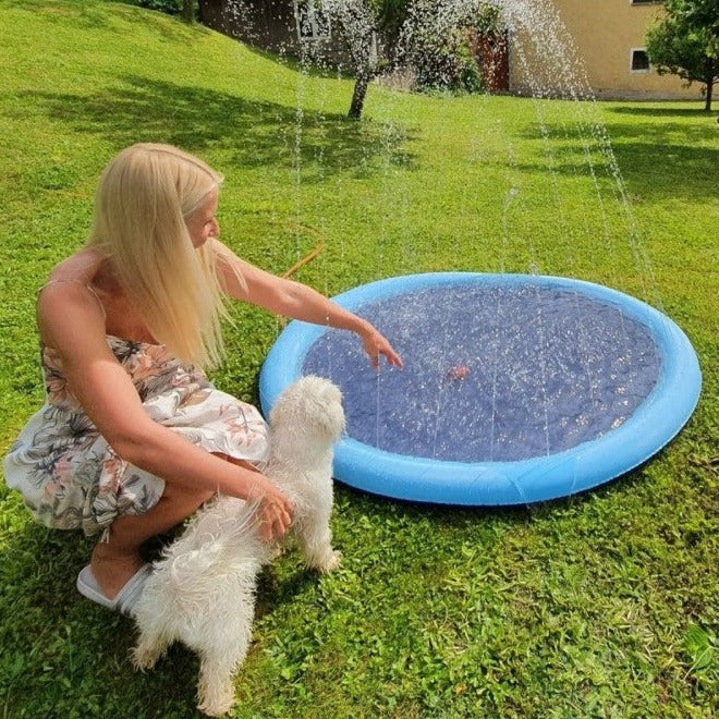 SeveloBad™ | Verfrissende sproeikussen voor honden!